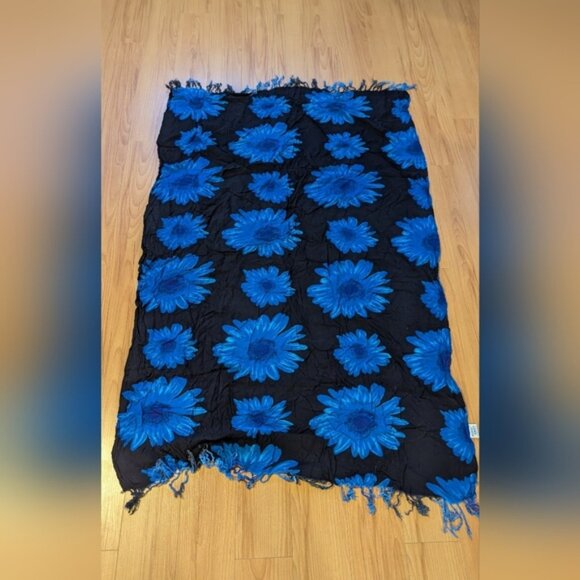 Black and Blue Floral Sarong - Picture 1 of 4